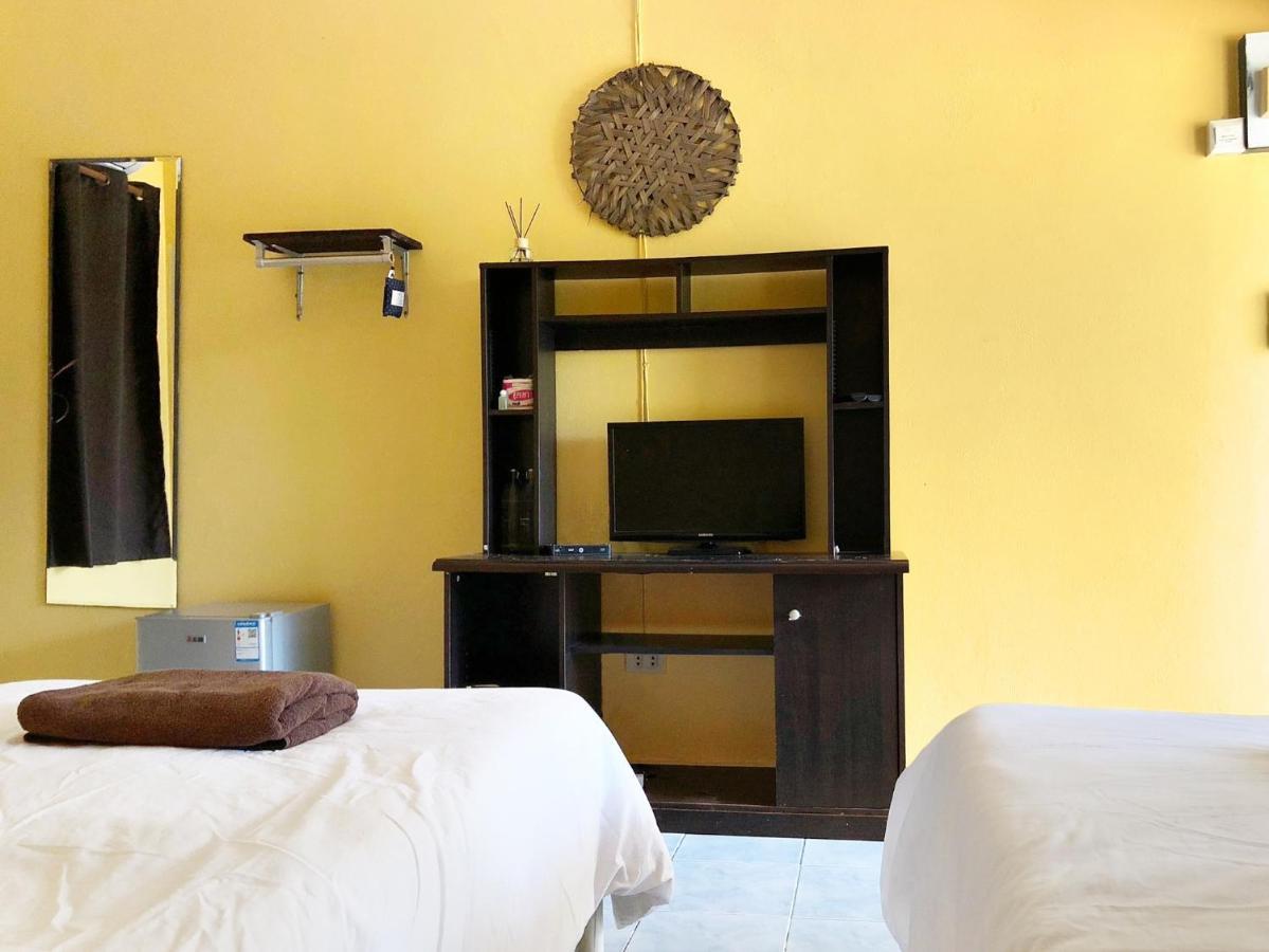 Blue Beach Resort Baanphakrimlay Экстерьер фото