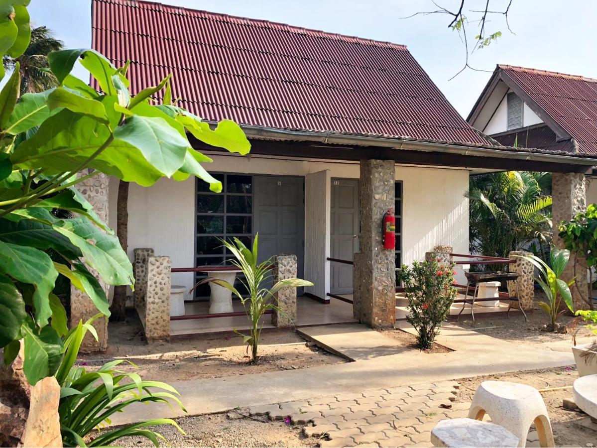 Blue Beach Resort Baanphakrimlay Экстерьер фото