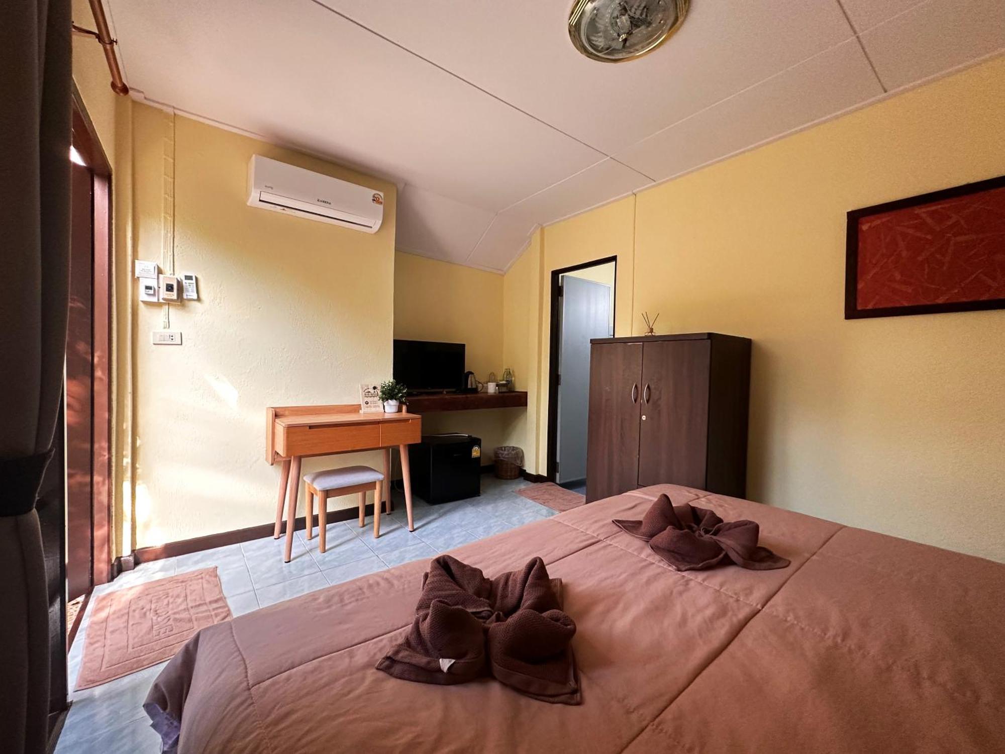 Blue Beach Resort Baanphakrimlay Экстерьер фото